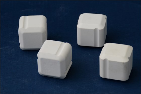 alumina ceramic cube with self-lock